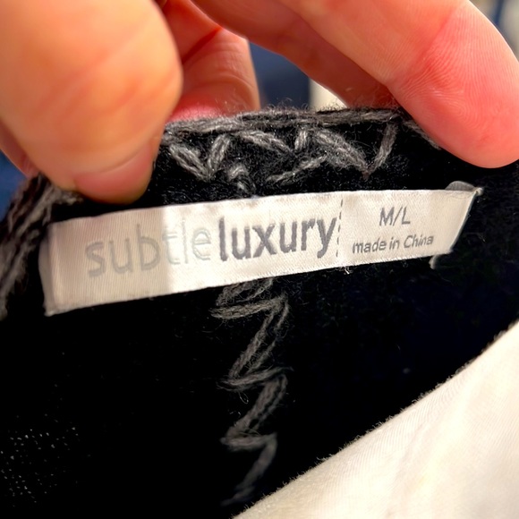 Subtle Luxury Black Cashmere Sweater - Picture 5 of 6